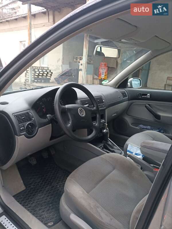 Універсал Volkswagen Golf 2001 в Тернополі