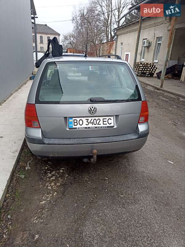 Універсал Volkswagen Golf 2001 в Тернополі