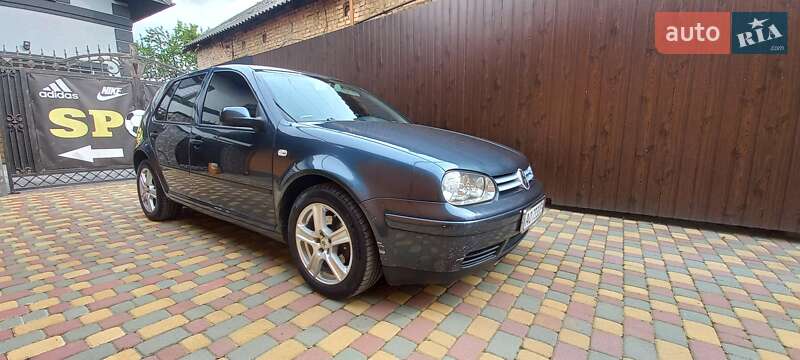 Хэтчбек Volkswagen Golf 2003 в Иршаве