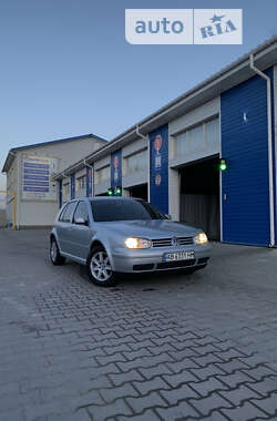 Хетчбек Volkswagen Golf 2003 в Вінниці