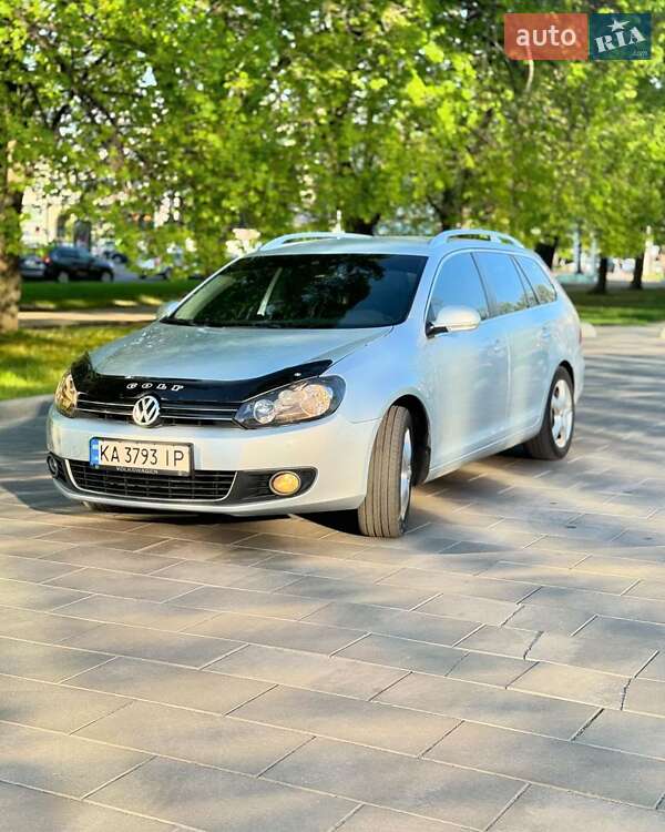 Универсал Volkswagen Golf 2010 в Полтаве
