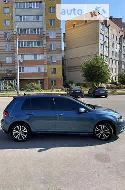 Хэтчбек Volkswagen Golf 2017 в Сумах