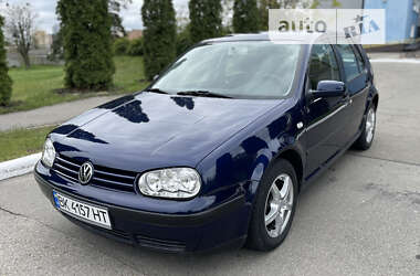 Хетчбек Volkswagen Golf 2002 в Києві