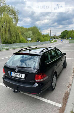 Универсал Volkswagen Golf 2010 в Ровно