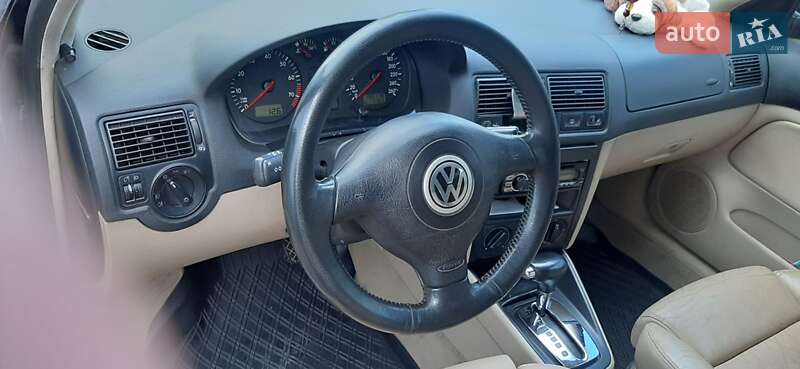 Хэтчбек Volkswagen Golf 1998 в Киеве