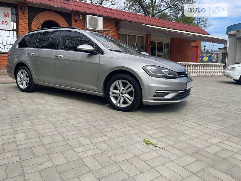 Универсал Volkswagen Golf 2017 в Запорожье