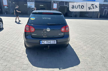 Хетчбек Volkswagen Golf 2004 в Луцьку