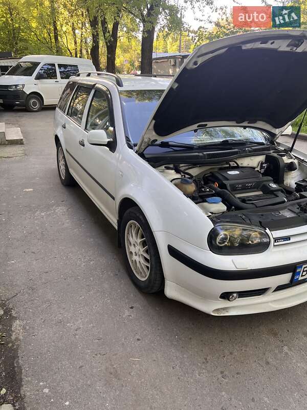 Універсал Volkswagen Golf 2000 в Хмельницькому