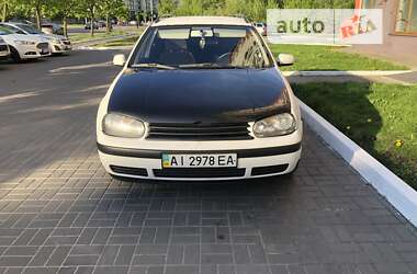 Универсал Volkswagen Golf 2000 в Киеве