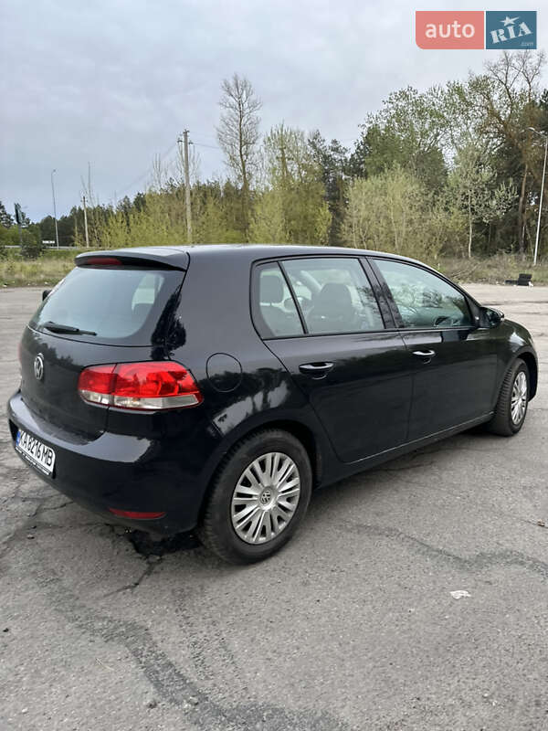 Хетчбек Volkswagen Golf 2010 в Києві