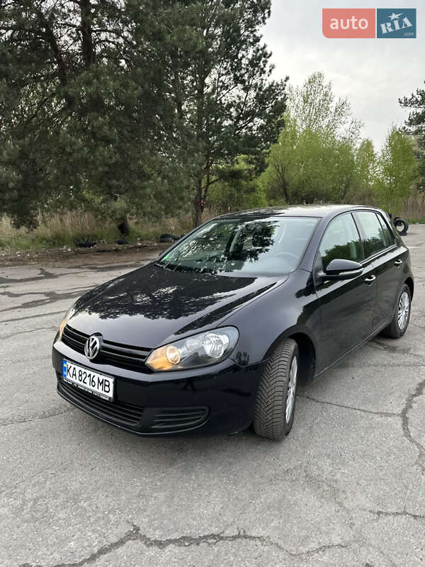 Хетчбек Volkswagen Golf 2010 в Києві