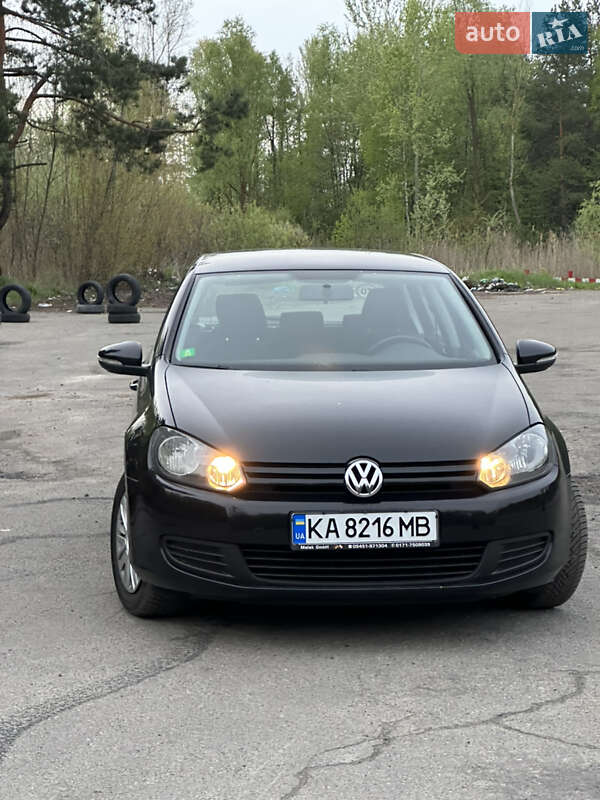 Хетчбек Volkswagen Golf 2010 в Києві