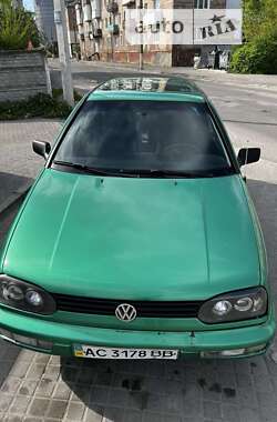 Хэтчбек Volkswagen Golf 1996 в Здолбунове