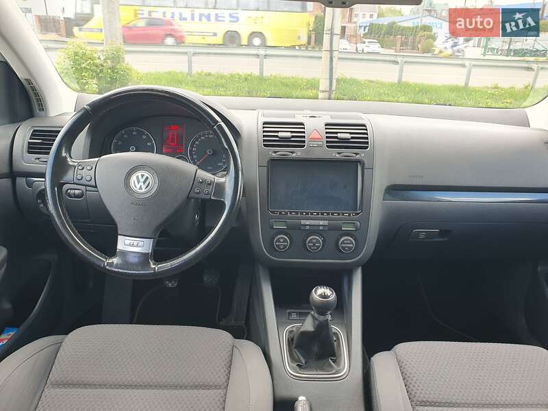 Хетчбек Volkswagen Golf 2008 в Луцьку