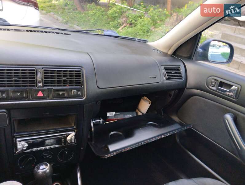 Хэтчбек Volkswagen Golf 1999 в Киеве