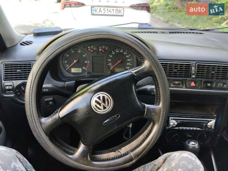 Хэтчбек Volkswagen Golf 1999 в Киеве