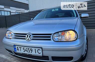 Хетчбек Volkswagen Golf 2003 в Черкасах