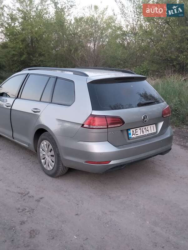 Універсал Volkswagen Golf 2017 в Кривому Розі