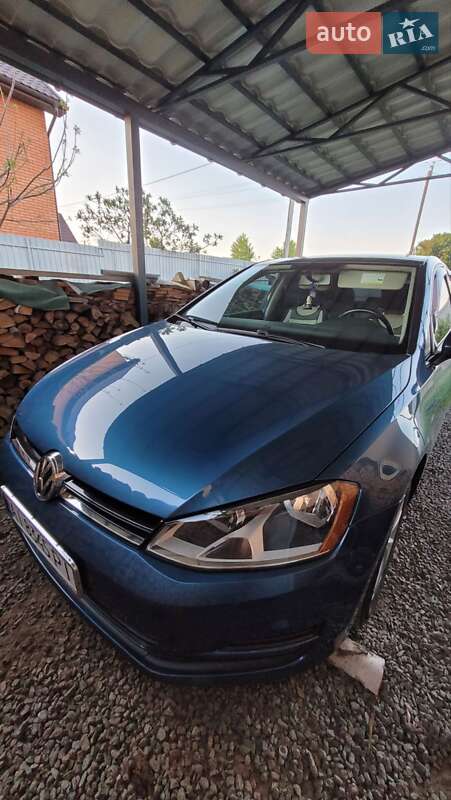 Хетчбек Volkswagen Golf 2016 в Ірпені