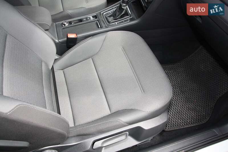 Универсал Volkswagen Golf 2017 в Кропивницком фото 23 Универсал Volkswagen Golf 2017 в Кропивницком