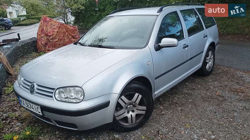Универсал Volkswagen Golf 2001 в Киеве