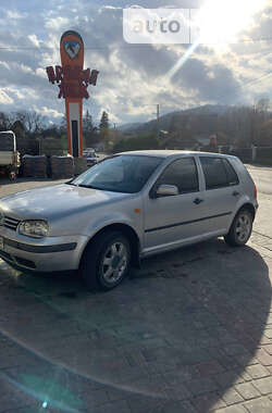 Хэтчбек Volkswagen Golf 1998 в Славском