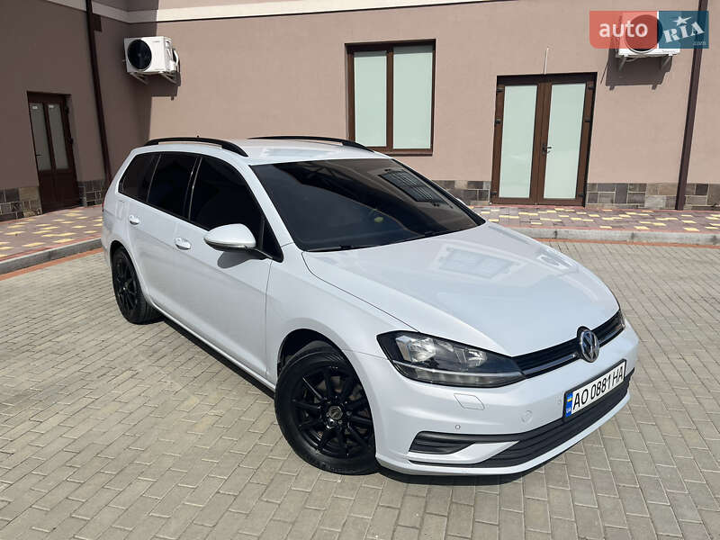 Универсал Volkswagen Golf 2017 в Мукачево