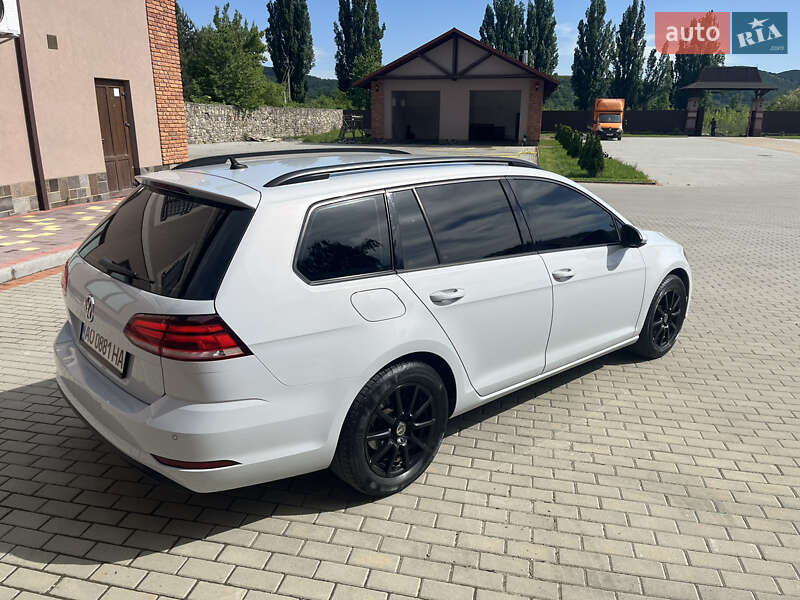 Универсал Volkswagen Golf 2017 в Мукачево