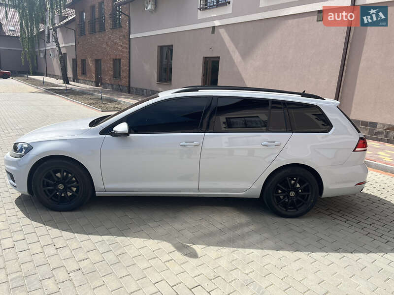 Универсал Volkswagen Golf 2017 в Мукачево