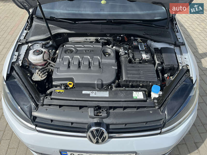 Универсал Volkswagen Golf 2017 в Мукачево