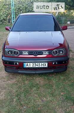Хэтчбек Volkswagen Golf 1996 в Ржищеве