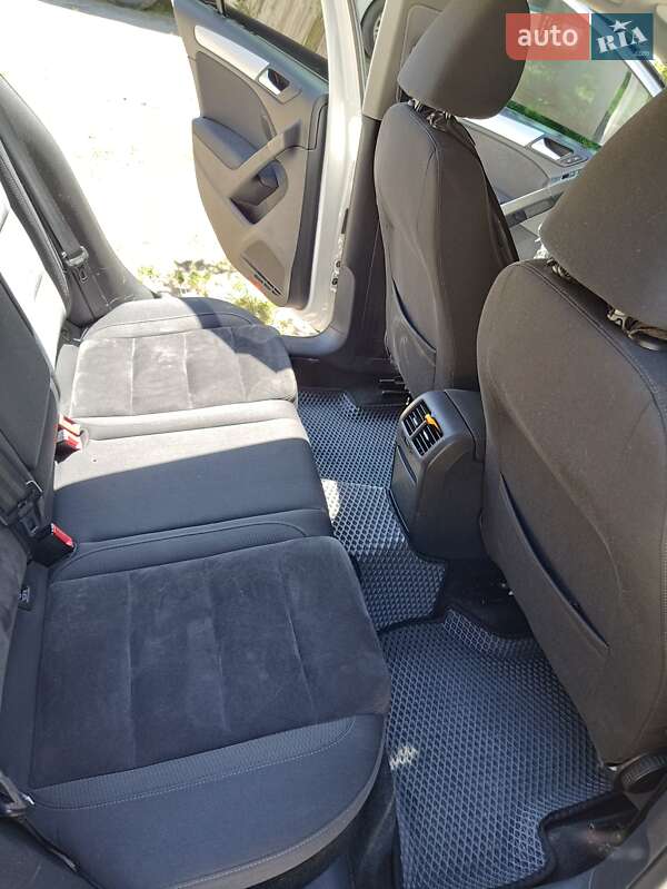 Хетчбек Volkswagen Golf 2010 в Славуті