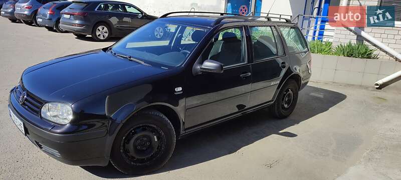 Volkswagen Golf 2003