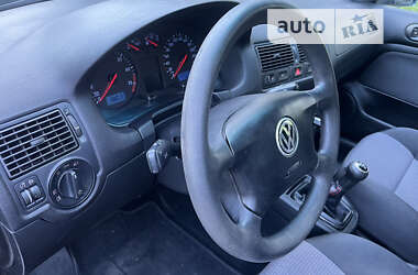 Хетчбек Volkswagen Golf 2002 в Львові