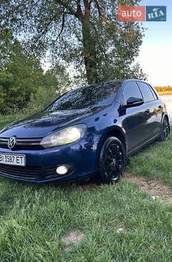 Хэтчбек Volkswagen Golf 2012 в 