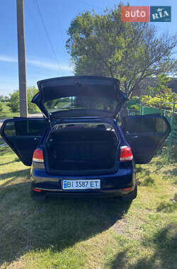 Хэтчбек Volkswagen Golf 2012 в 