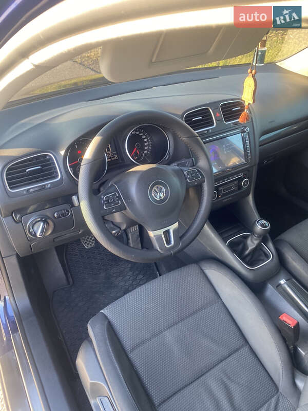 Хэтчбек Volkswagen Golf 2012 в Карловке