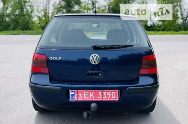 Хэтчбек Volkswagen Golf 2002 в Луцке