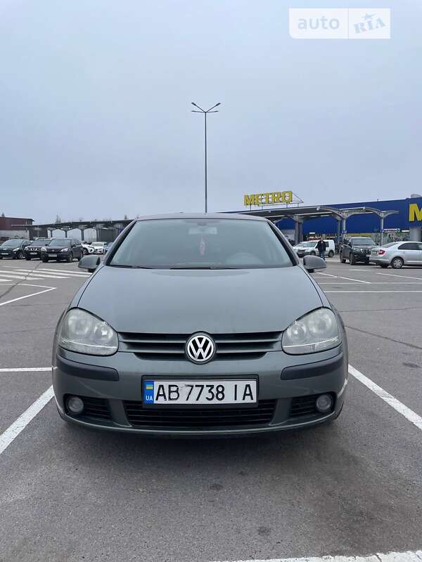 Volkswagen Golf 2004