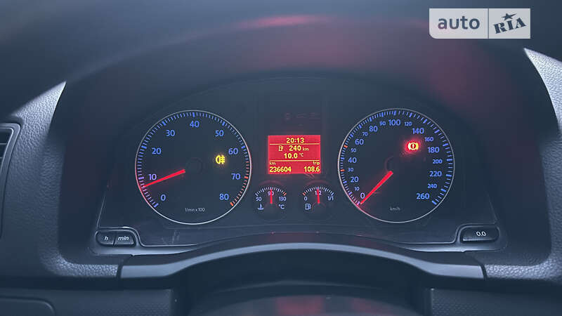 Хэтчбек Volkswagen Golf 2008 в Запорожье