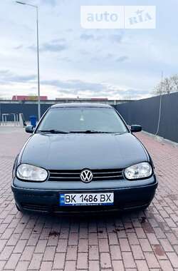 Хетчбек Volkswagen Golf 1998 в Сарнах