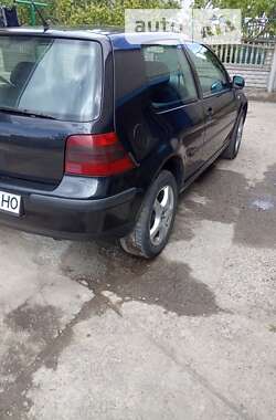 Хетчбек Volkswagen Golf 2001 в Попільні