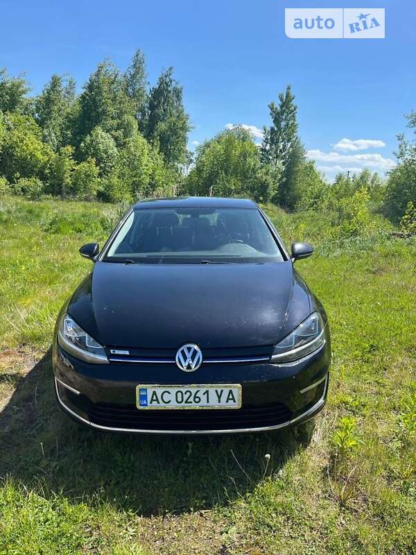 Хэтчбек Volkswagen Golf 2017 в Луцке