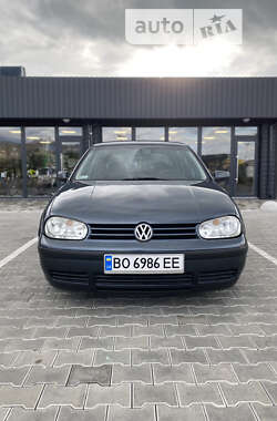 Хэтчбек Volkswagen Golf 1998 в Вознесенске