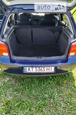 Хэтчбек Volkswagen Golf 2000 в Снятине