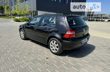 Хетчбек Volkswagen Golf 2002 в Рівному