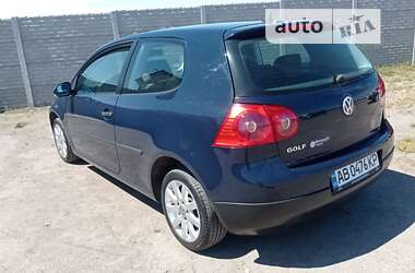 Хэтчбек Volkswagen Golf 2004 в Виннице