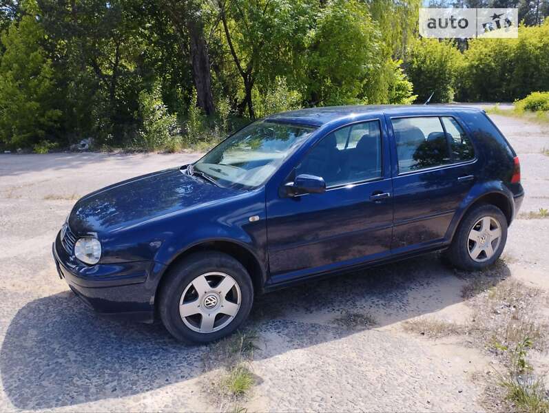 Хэтчбек Volkswagen Golf 1999 в Вараше