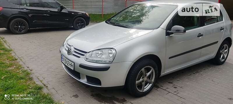 Хэтчбек Volkswagen Golf 2004 в Хмельницком