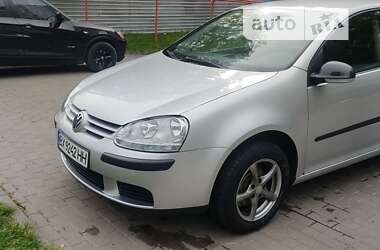 Хэтчбек Volkswagen Golf 2004 в Хмельницком